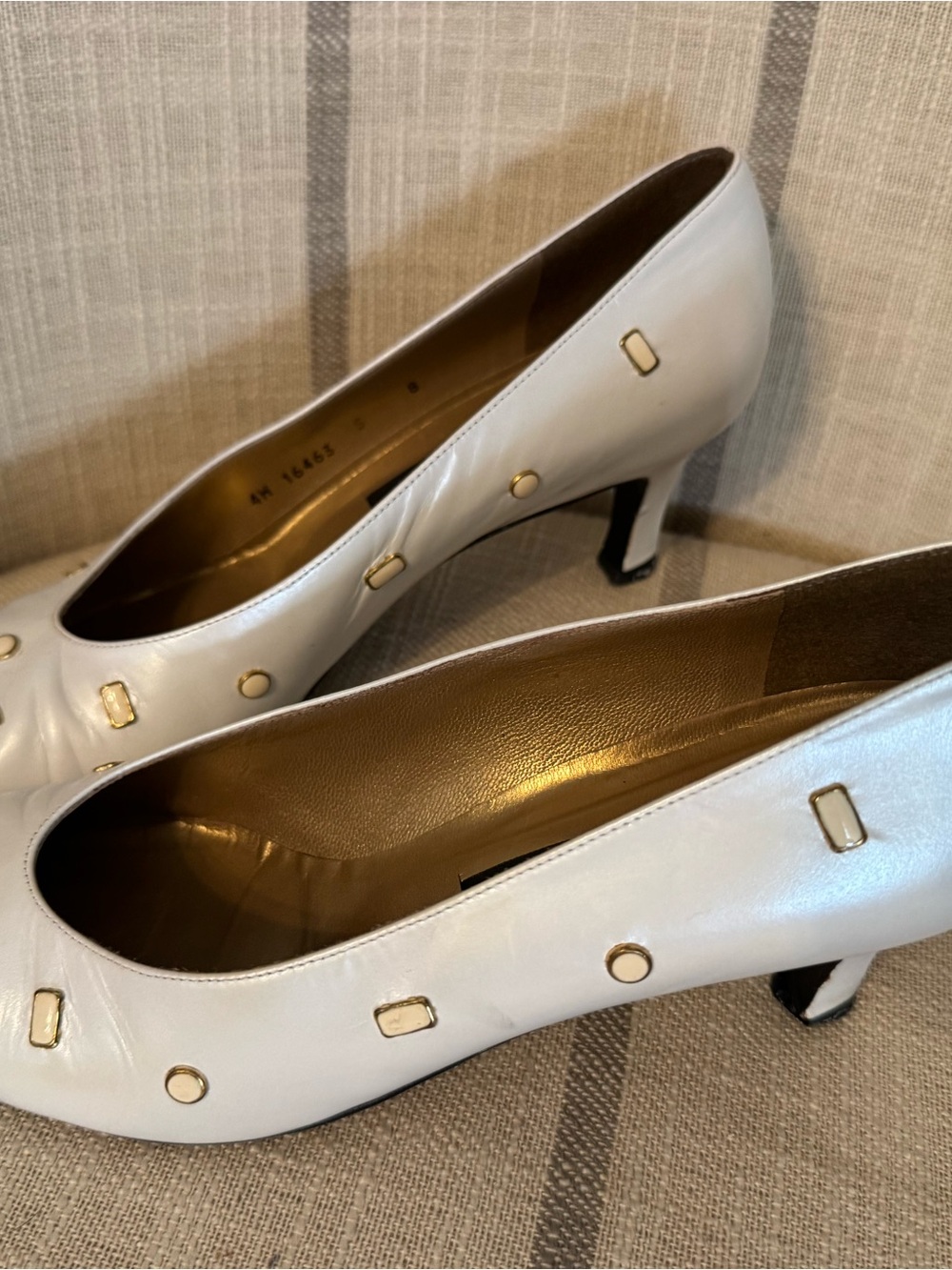 Stuart Weitzman VTG Mr Seymour White Leather Mid-Heel Pumps with Gold Studs